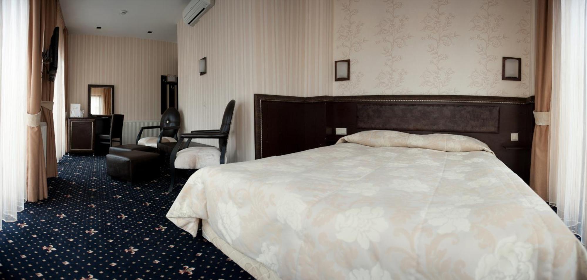 Hotel Victoria Panagyurishte Buitenkant foto