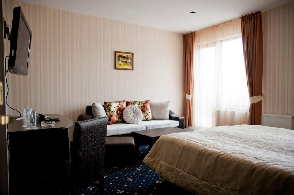 Hotel Victoria Panagyurishte Buitenkant foto