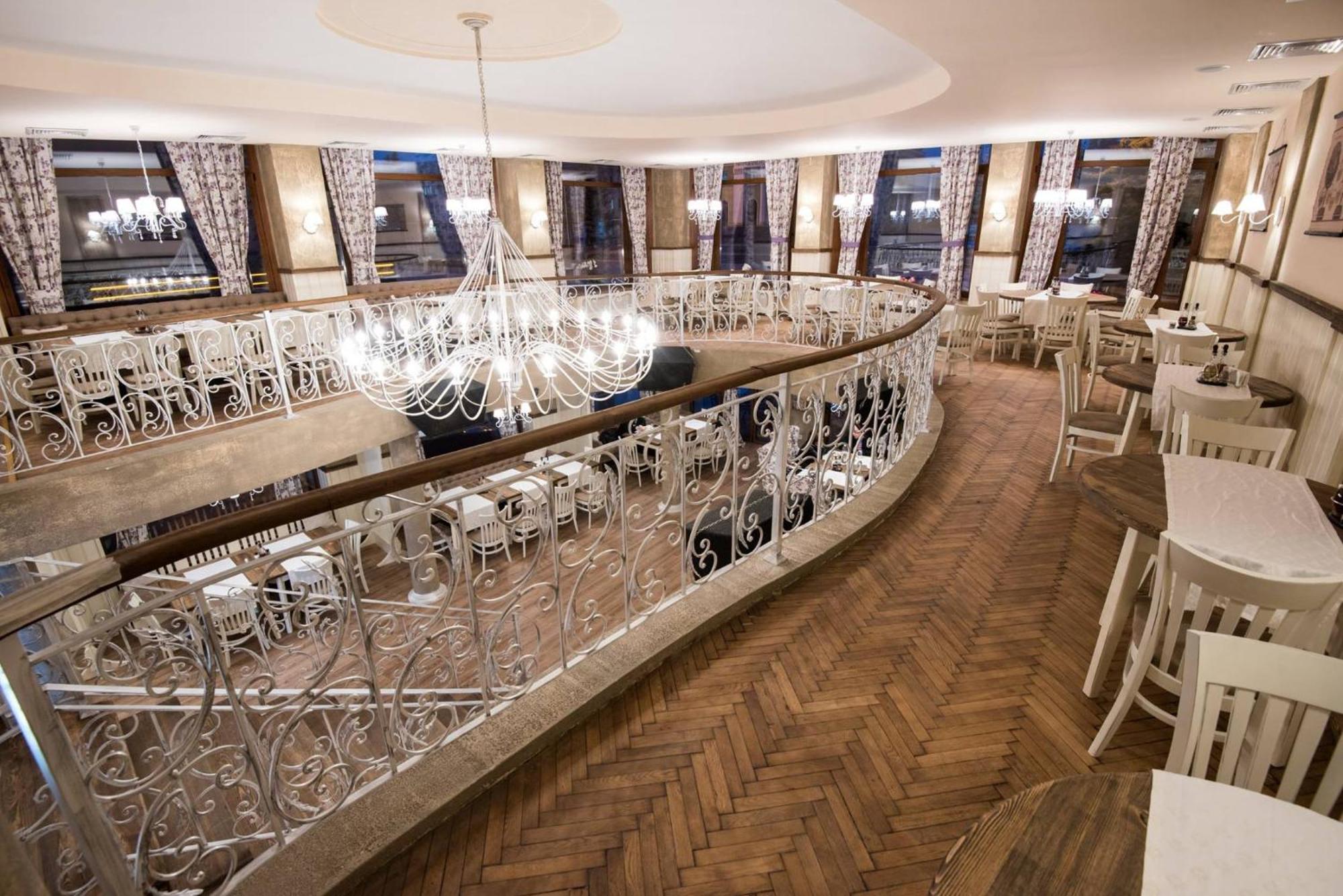 Hotel Victoria Panagyurishte Buitenkant foto